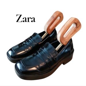 Zara Glossy Black Women's Size 7.5 Slip-On Loafers